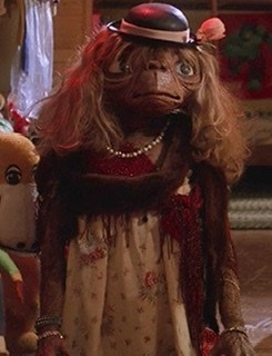 Please tell which actress this is - driving me crazy!