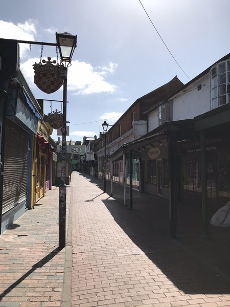 Share your photos of deserted streets where you are