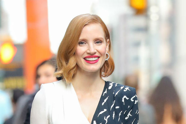 Please tell which actress this is - driving me crazy!