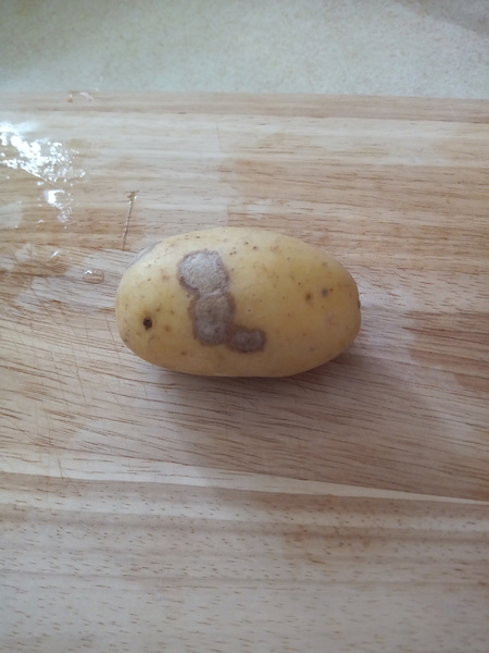 Urgent! Potatoes have skin brown circles - eat or not?