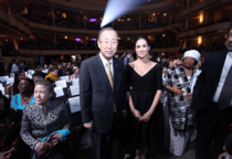 Does anyone want a thread for people who are happy for Harry and Meghan? Thread  3
