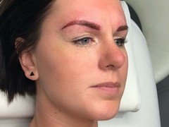 AIBU to wonder why every woman on TVs eyebrows are so shaped and tidy still....