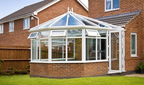 AIBU to think that most people would close conservatory windows at night?