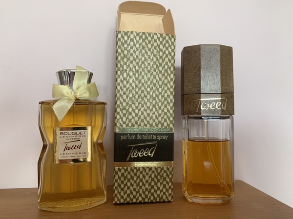Winter feels like 4160 Tuesdays long. The Lovely Friendly Perfumistas dream of spring fragrances. It’s thread 25.