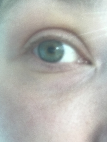 Properly violet or green eyes?