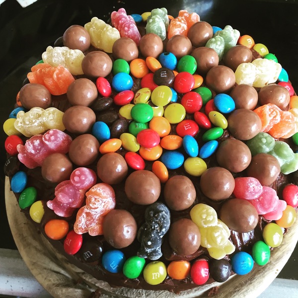 Share with Betty Crocker a picture of a cake or bake that you’ve made with your family