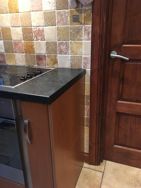 Colour advice for kitchen cabinets and walls (picture incl)