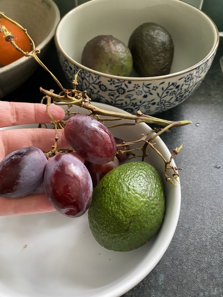 To not cut grapes