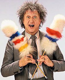 Social distancing around the Maypole: Fledglings fly into Flylady thread May 2020.