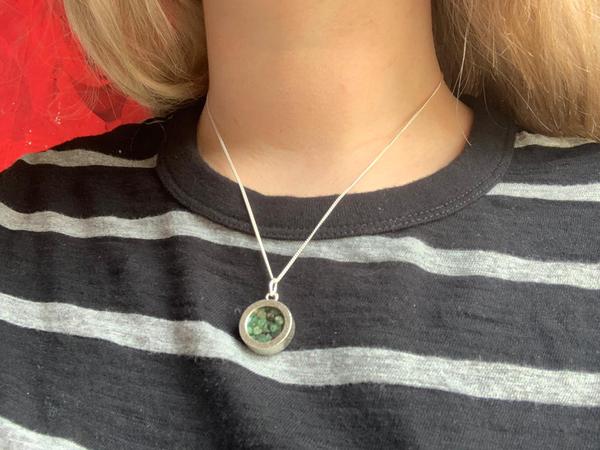 What can I buy for an 18th birthday (niece)