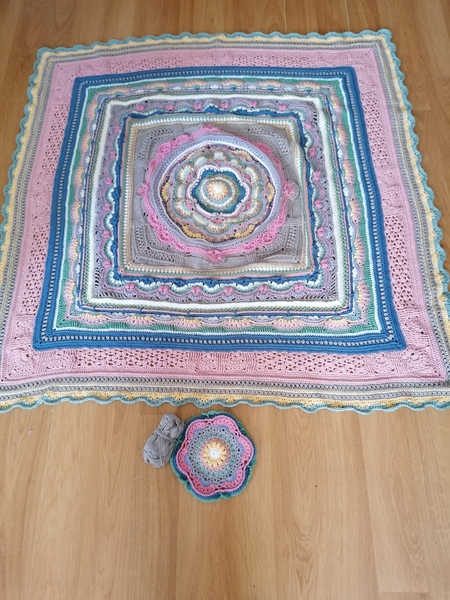 Crochet/Knitters : post your current projects here!