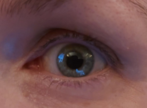 Properly violet or green eyes?