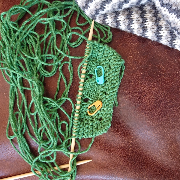 Crochet/Knitters : post your current projects here!