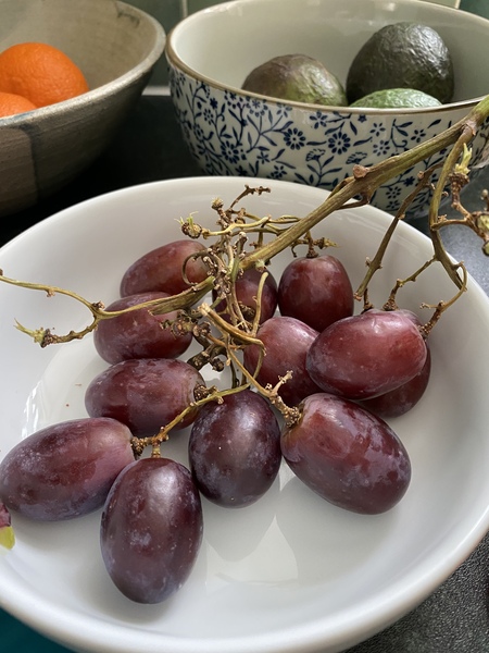 To not cut grapes