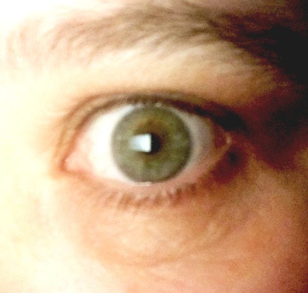 Properly violet or green eyes?