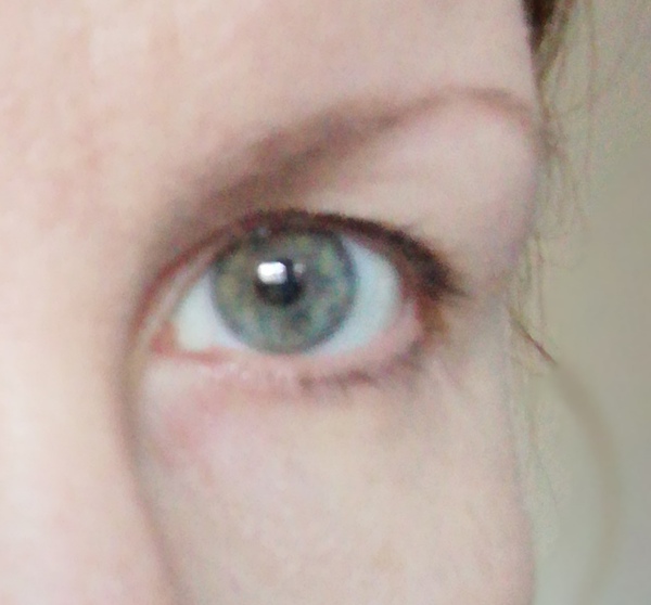Properly violet or green eyes?