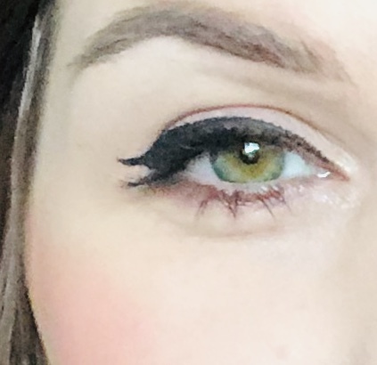 Properly violet or green eyes?