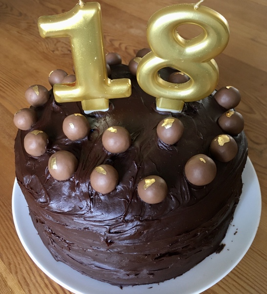 Share with Betty Crocker a picture of a cake or bake that you’ve made with your family