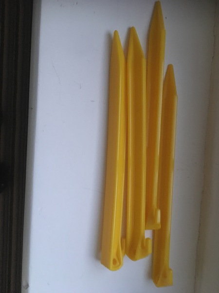 Please help me identify this random bit of plastic that may be part of a toy