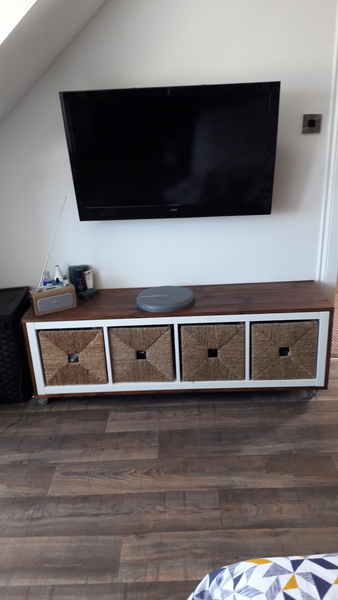 Teen boy bedroom - desks / tv