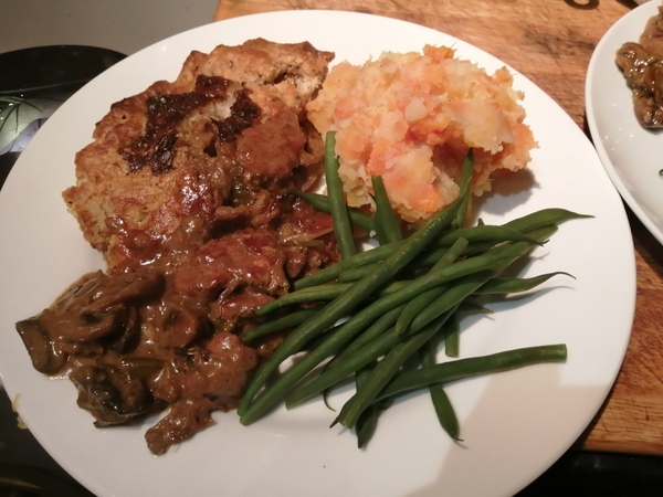 Frugal Foodies, thread 3! Favourite leftover dishes, avoiding waste, menu ideas. Plus pets, and other chat.