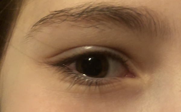 Properly violet or green eyes?