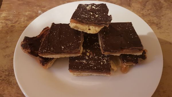 Share with Betty Crocker a picture of a cake or bake that you’ve made with your family