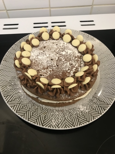 Share with Betty Crocker a picture of a cake or bake that you’ve made with your family