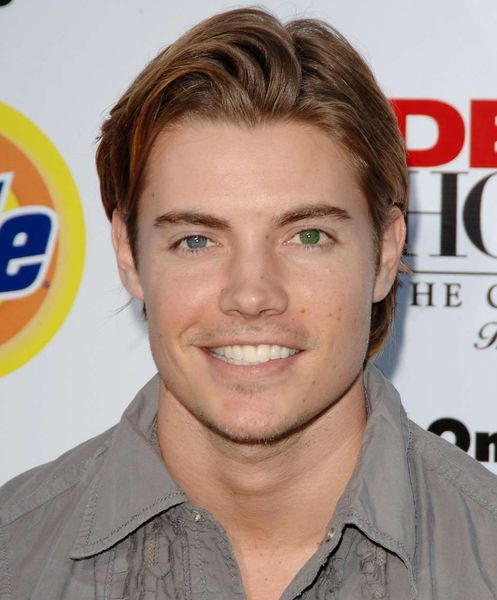 Properly violet or green eyes?