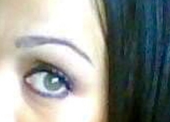 Properly violet or green eyes?