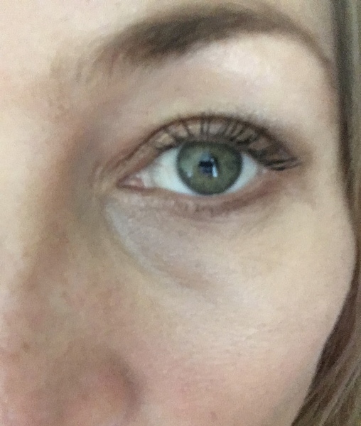 Properly violet or green eyes?