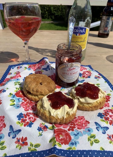 To ask why I can't make scones and please give me a recipe?