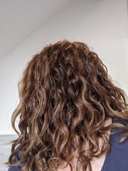 ➿ Fantastic Haircare: Making Sense and Science of the Curly Girl Method