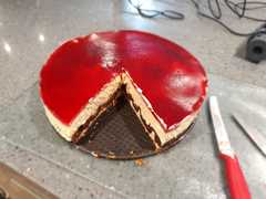 Share with Betty Crocker a picture of a cake or bake that you’ve made with your family