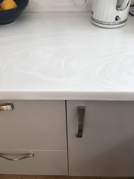 What colour worktop with light grey units
