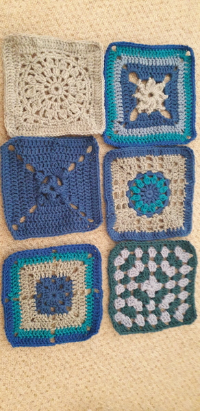 Woolly Hugs. Making a blanket for lovely Crazyladee and her family. We need help.