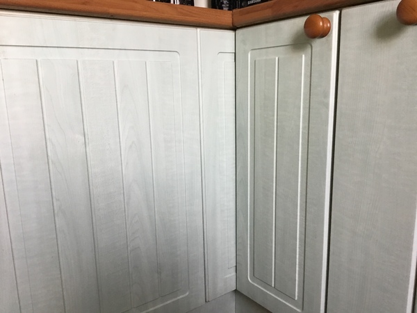 Anyone have sage green kitchen units?
