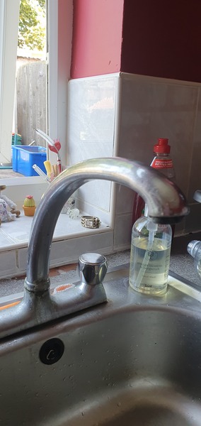 Someone PLEASE tell me what sort of adapter thingy to buy to use the hosepipe with this tap!!