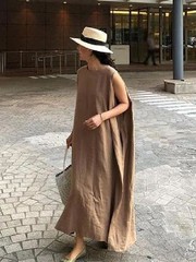 How to hide a baby bump?