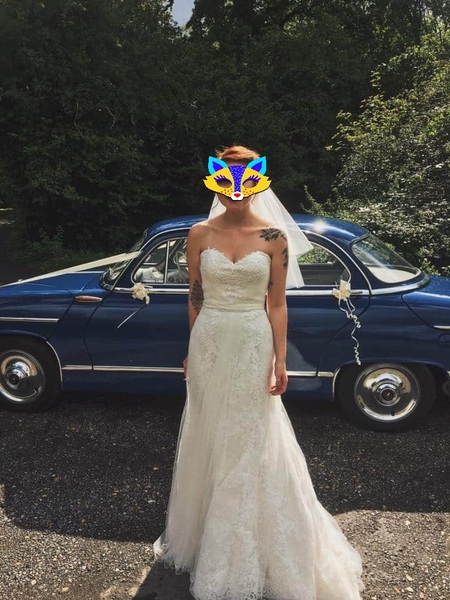 To ask for photos of your wedding dress?