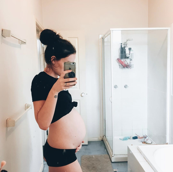 👣 Due late Nov/Dec, it's bump time ladies! 👣