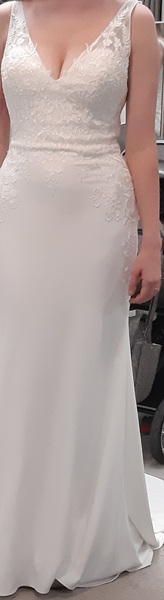 To ask for photos of your wedding dress?