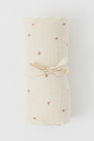 👣 Due Nov/Dec 👣 it's the 20 week scans! 👣