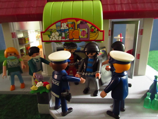 Playmobil pandemic in our house part 3