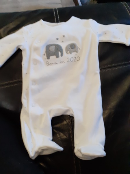 👣 Due Nov/Dec 👣 it's the 20 week scans! 👣