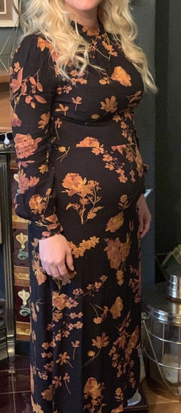 👣 Due Nov/Dec 👣 it's the 20 week scans! 👣