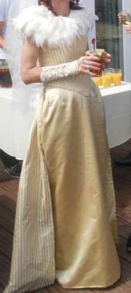 To ask for photos of your wedding dress?