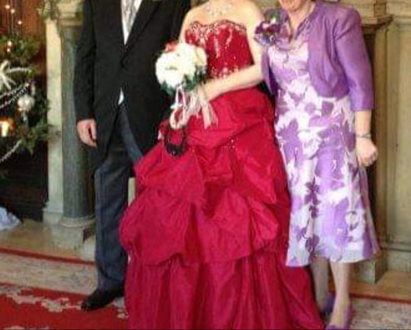 To ask for photos of your wedding dress?
