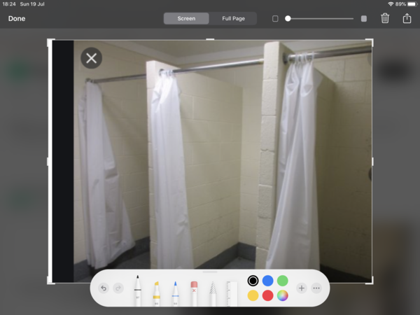 US college first year describes her experience of mixed dorms