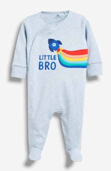 👣 Due Nov/Dec 👣 it's the 20 week scans! 👣